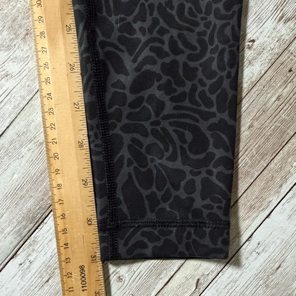 Lululemon Wunder Under Leggings sz 6 Full-On Luxtreme Roll Down Petal Camo Black - Picture 10 of 13